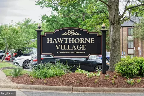 9712 Kingsbridge Dr #102, Fairfax, VA 22031