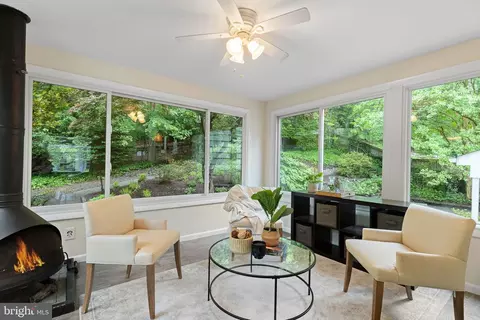 6224 Beachway Dr, Falls Church, VA 22041