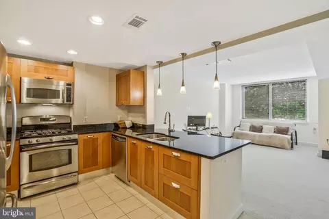 2451 Midtown Ave #207, Alexandria, VA 22303