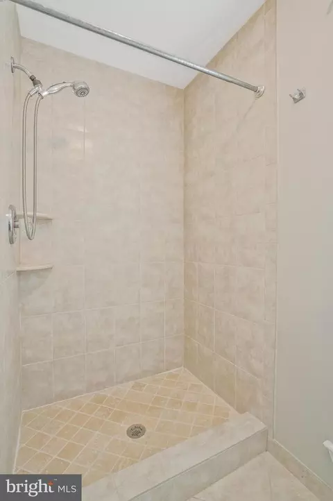 7815 B Harrowgate Cir #150, Springfield, VA 22152 photo 23