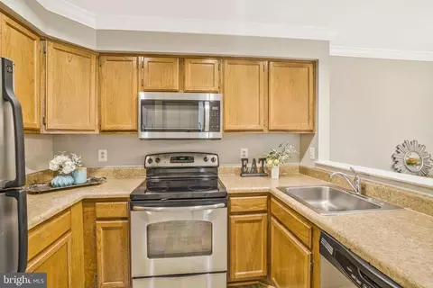 7815 B Harrowgate Cir #150, Springfield, VA 22152 photo 12