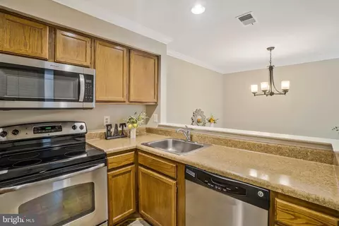 7815 B Harrowgate Cir #150, Springfield, VA 22152 photo 13