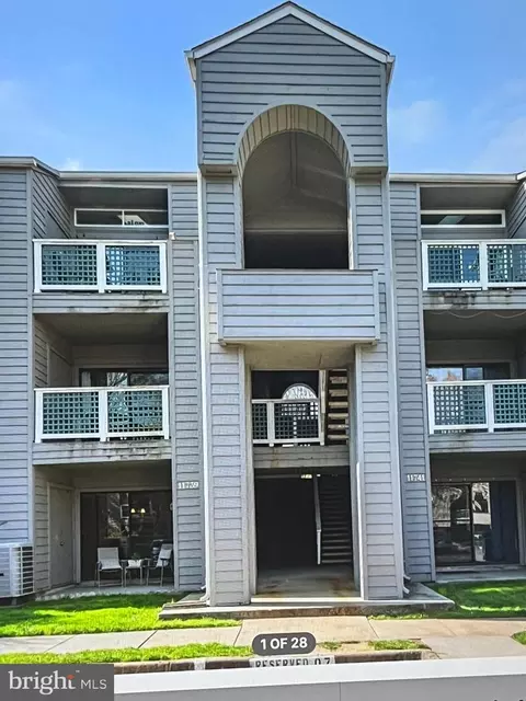 11739 Summerchase Cir #1739-C, Reston, VA 20194