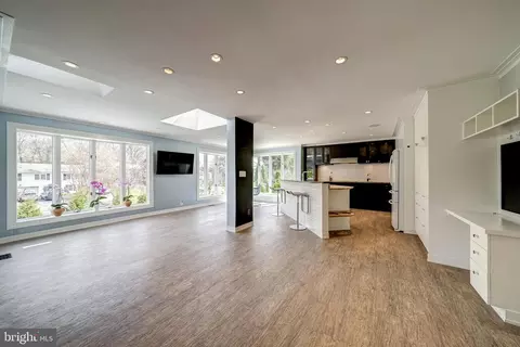 Living - 6202 Nethercombe Ct, Mclean, VA 22101 photo 5 of 6