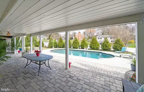 Exterior - 6202 Nethercombe Ct, Mclean, VA 22101 photo 11 of 22