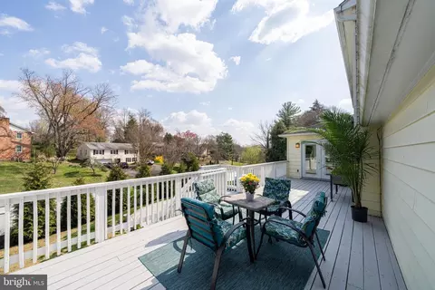 Exterior - 6202 Nethercombe Ct, Mclean, VA 22101 photo 6 of 22