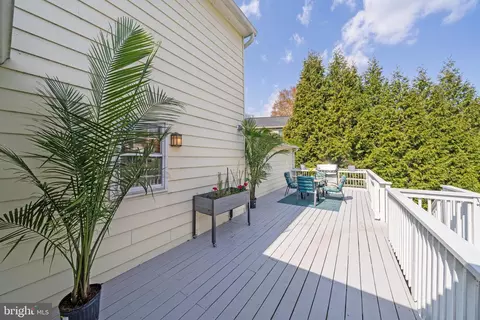 Exterior - 6202 Nethercombe Ct, Mclean, VA 22101 photo 4 of 22