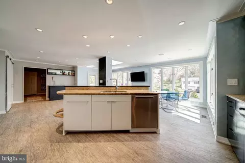 Kitchen - 6202 Nethercombe Ct, Mclean, VA 22101 photo 7 of 7