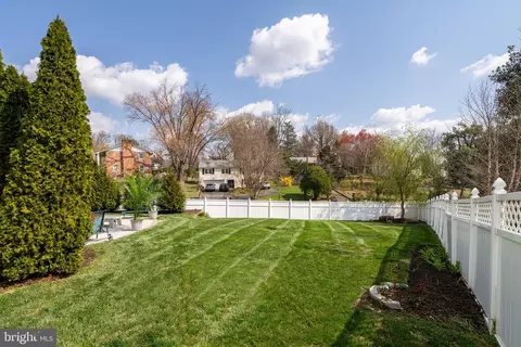 Exterior - 6202 Nethercombe Ct, Mclean, VA 22101 photo 12 of 22