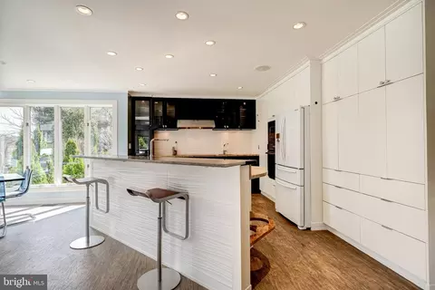 Kitchen - 6202 Nethercombe Ct, Mclean, VA 22101 photo 3 of 7