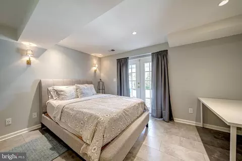 Bedroom - 6202 Nethercombe Ct, Mclean, VA 22101 photo 7 of 9