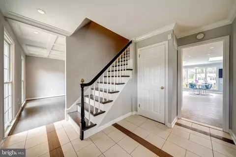 Entry Way - 6202 Nethercombe Ct, Mclean, VA 22101 photo 2 of 5
