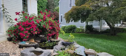 Exterior - 6202 Nethercombe Ct, Mclean, VA 22101 photo 3 of 22