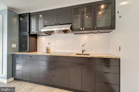 Kitchen - 6202 Nethercombe Ct, Mclean, VA 22101 photo 6 of 7