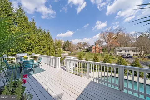 Exterior - 6202 Nethercombe Ct, Mclean, VA 22101 photo 5 of 22