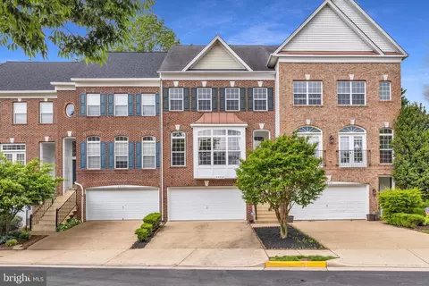 6452 Waterfield Rd, Alexandria, VA 22315