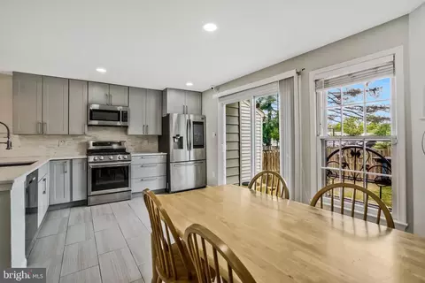 8056 Dulciana Ct, Springfield, VA 22153 photo 13