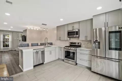 8056 Dulciana Ct, Springfield, VA 22153 photo 11
