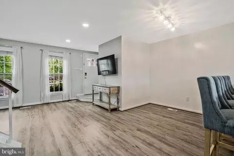 8056 Dulciana Ct, Springfield, VA 22153 photo 8
