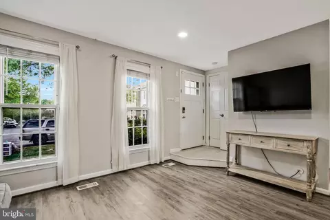 8056 Dulciana Ct, Springfield, VA 22153 photo 6