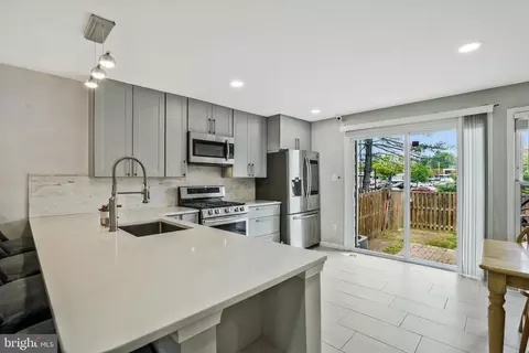 8056 Dulciana Ct, Springfield, VA 22153 photo 18