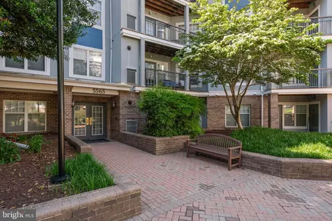 5565 Seminary Rd #402, Falls Church, VA 22041