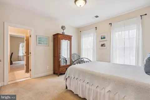 Bedroom - 1634 Hicks Dr, Vienna, VA 22182 photo 6 of 12
