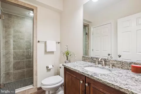 Bath - 1634 Hicks Dr, Vienna, VA 22182 photo 6 of 6