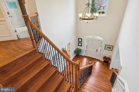 Entry Way - 1634 Hicks Dr, Vienna, VA 22182 photo 3 of 8