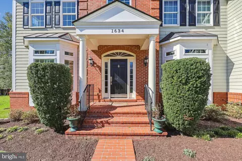 Exterior - 1634 Hicks Dr, Vienna, VA 22182 photo 3 of 13