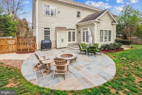 Exterior - 1634 Hicks Dr, Vienna, VA 22182 photo 8 of 13