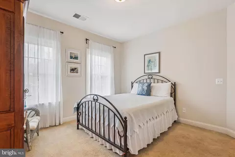 Bedroom - 1634 Hicks Dr, Vienna, VA 22182 photo 5 of 12