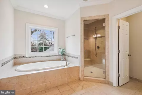 Bath - 1634 Hicks Dr, Vienna, VA 22182 photo 1 of 6