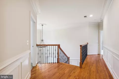 Entry Way - 1634 Hicks Dr, Vienna, VA 22182 photo 4 of 8