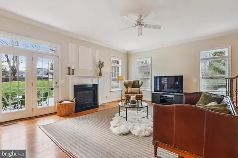 Living - 1634 Hicks Dr, Vienna, VA 22182 photo 4 of 5