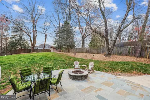 Exterior - 1634 Hicks Dr, Vienna, VA 22182 photo 5 of 13