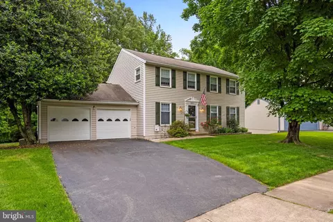 10823 Verde Vista Dr, Fairfax, VA 22030
