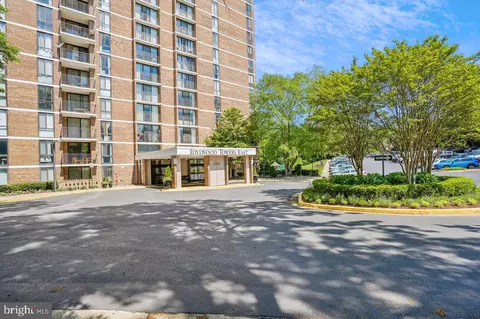 2311 Pimmit Dr #117, Falls Church, VA 22043