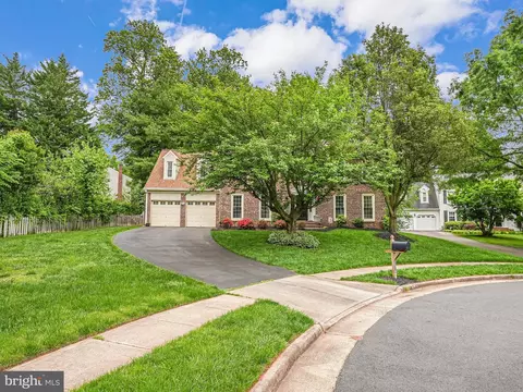 3519 Majestic Pine Ln, Fairfax, VA 22033