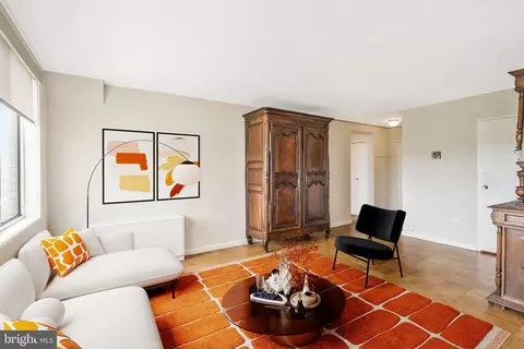 6631 Wakefield Dr #619, Alexandria, VA 22307
