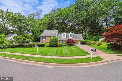4504 Libbey Dr, Fairfax, VA 22032