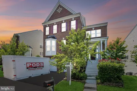 4734 Cochran Pl, Centreville, VA 20120
