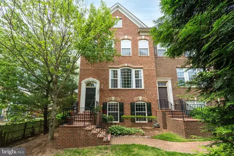 8028 Reserve Way, Vienna, VA 22182