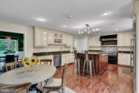 Kitchen - 2108 Post Rd, Vienna, VA 22181 photo 3 of 8