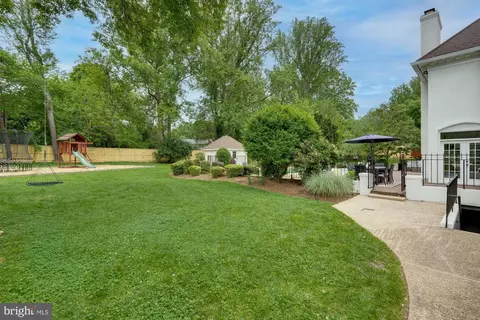Exterior - 2108 Post Rd, Vienna, VA 22181 photo 4 of 18