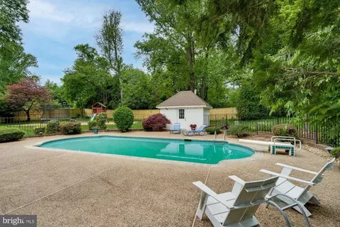 Exterior - 2108 Post Rd, Vienna, VA 22181 photo 7 of 18