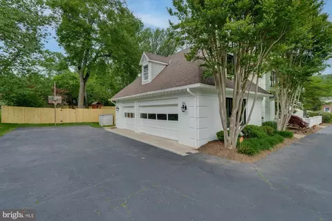 Exterior - 2108 Post Rd, Vienna, VA 22181 photo 12 of 18
