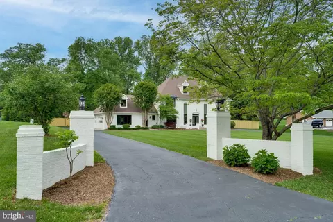 Exterior - 2108 Post Rd, Vienna, VA 22181 photo 18 of 18