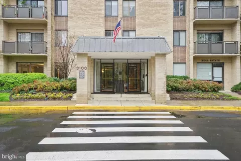 3100 S Manchester St #824, Falls Church, VA 22044