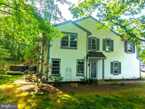 10213 Faire Commons Ct, Burke, VA 22015